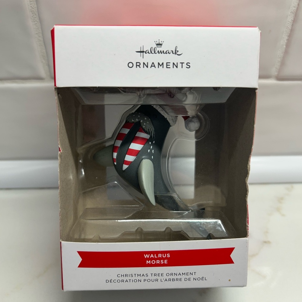 Hallmark walrus Christmas tree ornament new!